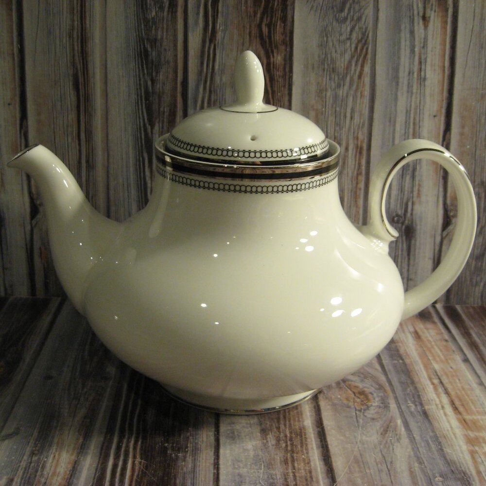 ROYAL DOULTON SARABANDE FOOTED TEAPOT